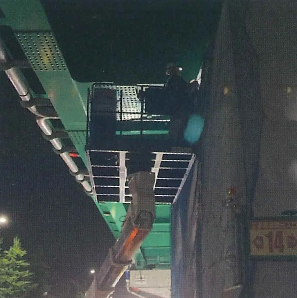 橋梁下部での夜間施工